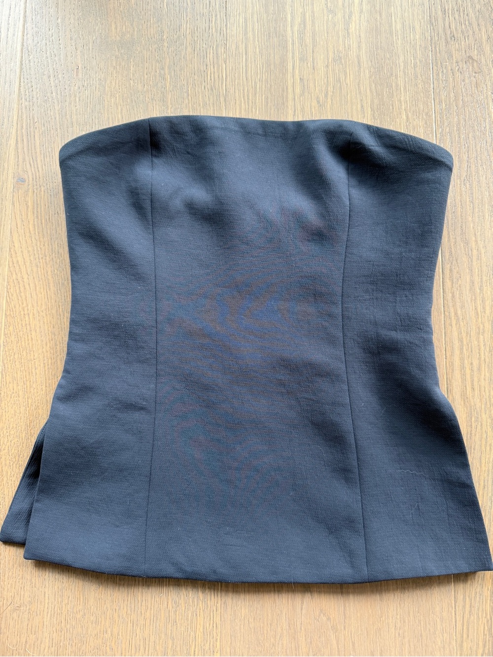 Aritiza Wilfred Posh Tube Top - Crepette in Dark Night Navy